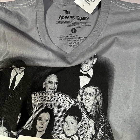 The Addams Family Graphic T-shirt - Picture 3 of 7